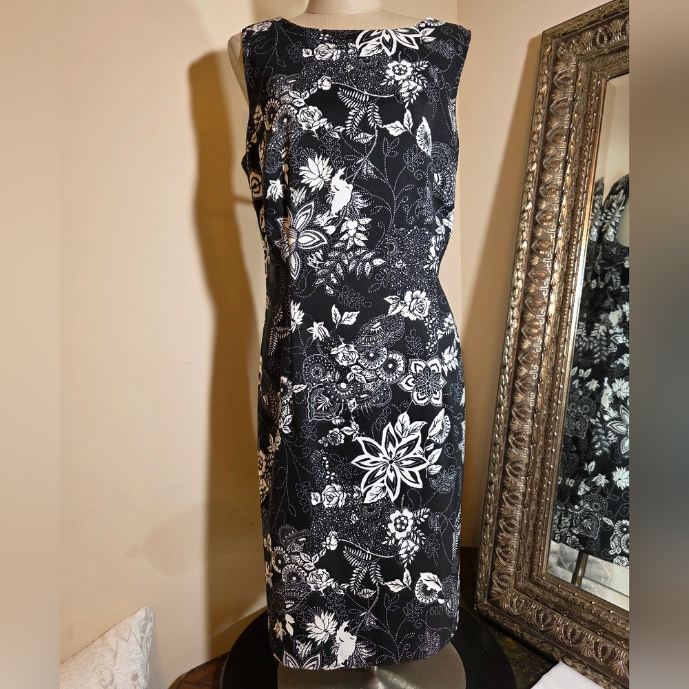 AGB Black and White Sleeveless Sheath Midi Dress.  Size 14.  ECU!